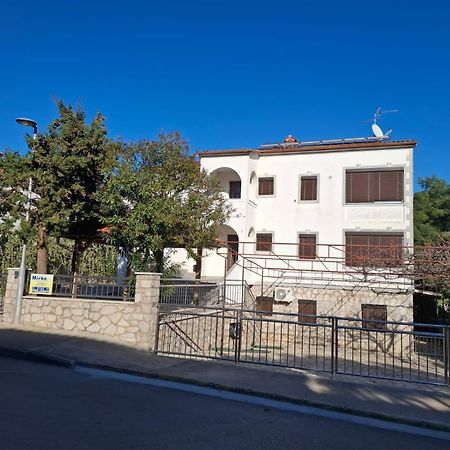 Apartments Vila Tisa Mali Lošinj Eksteriør bilde