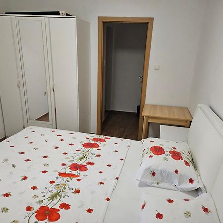 Apartments Vila Tisa Mali Lošinj Eksteriør bilde