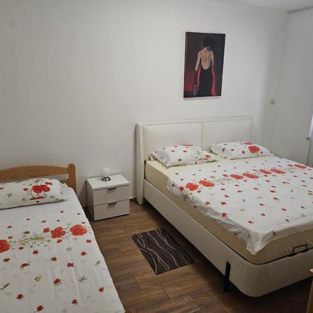 Apartments Vila Tisa Mali Lošinj Eksteriør bilde