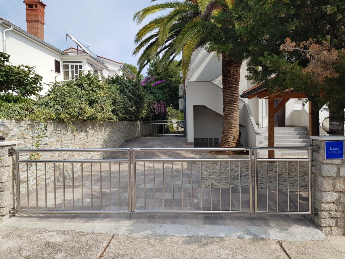 Apartments Vila Tisa Mali Lošinj Eksteriør bilde