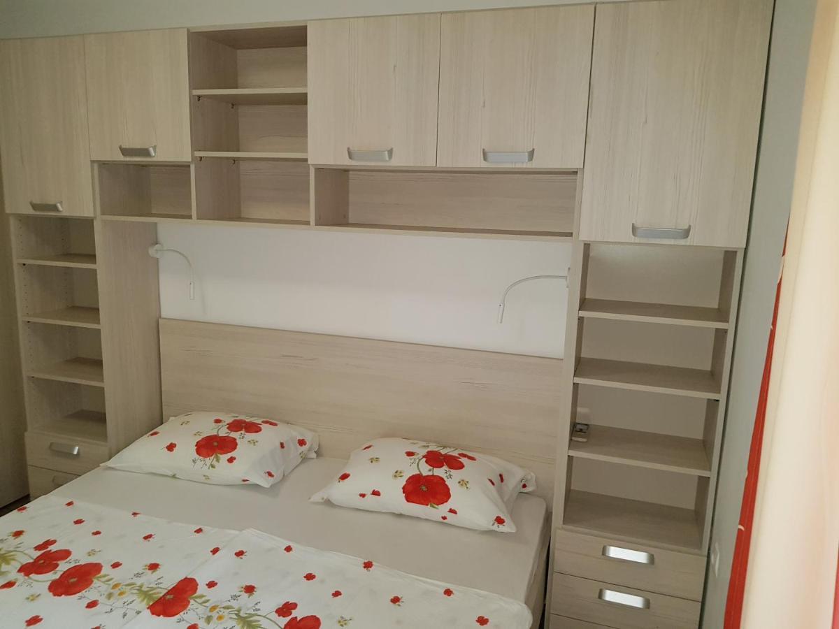 Apartments Vila Tisa Mali Lošinj Eksteriør bilde