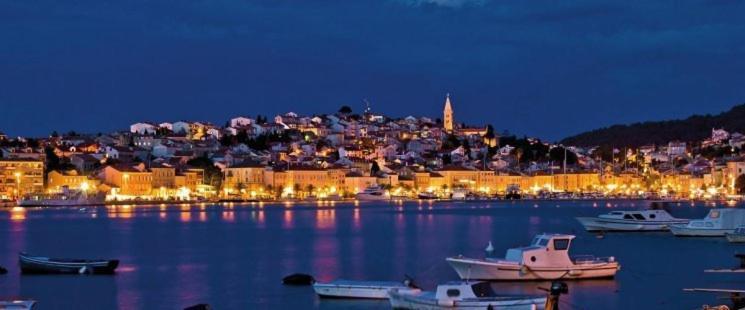 Apartments Vila Tisa Mali Lošinj Eksteriør bilde