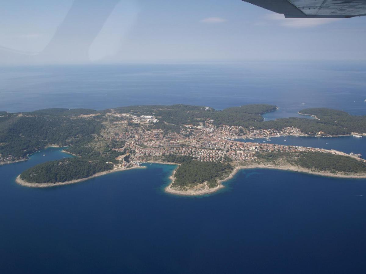 Apartments Vila Tisa Mali Lošinj Eksteriør bilde