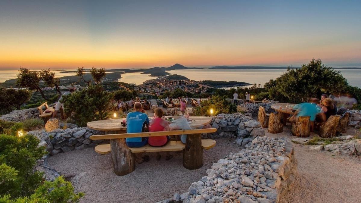 Apartments Vila Tisa Mali Lošinj Eksteriør bilde