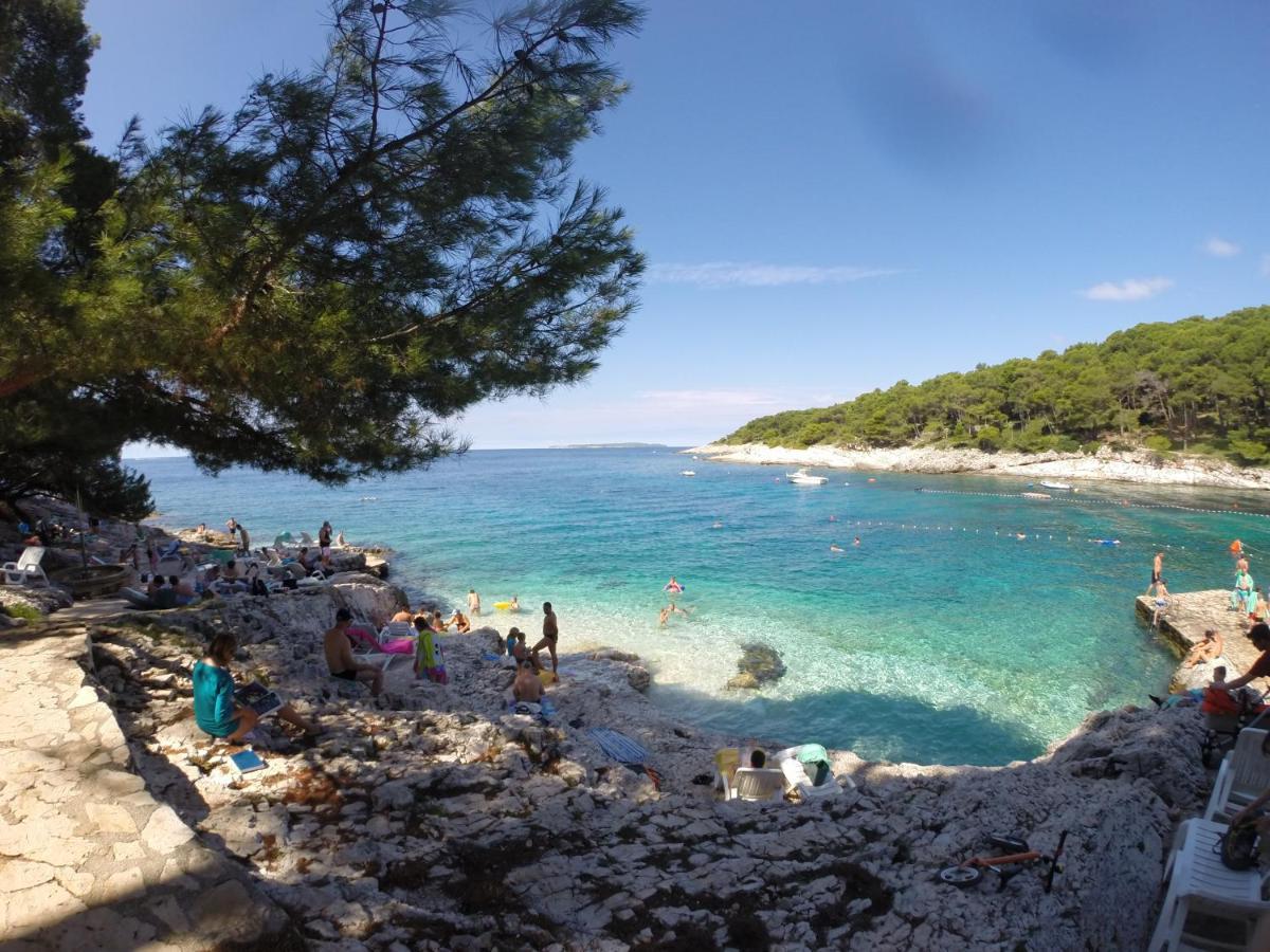 Apartments Vila Tisa Mali Lošinj Eksteriør bilde