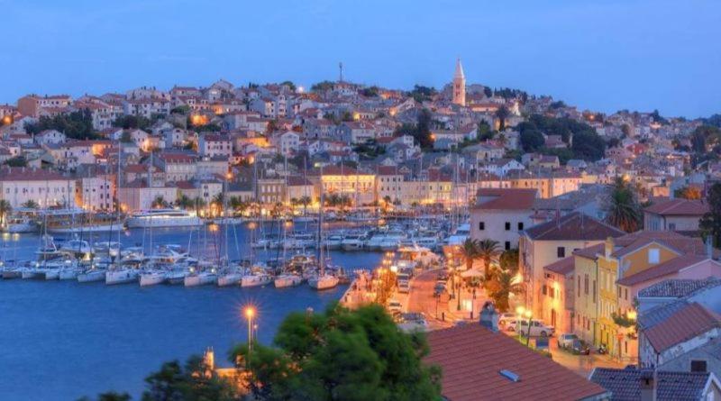 Apartments Vila Tisa Mali Lošinj Eksteriør bilde