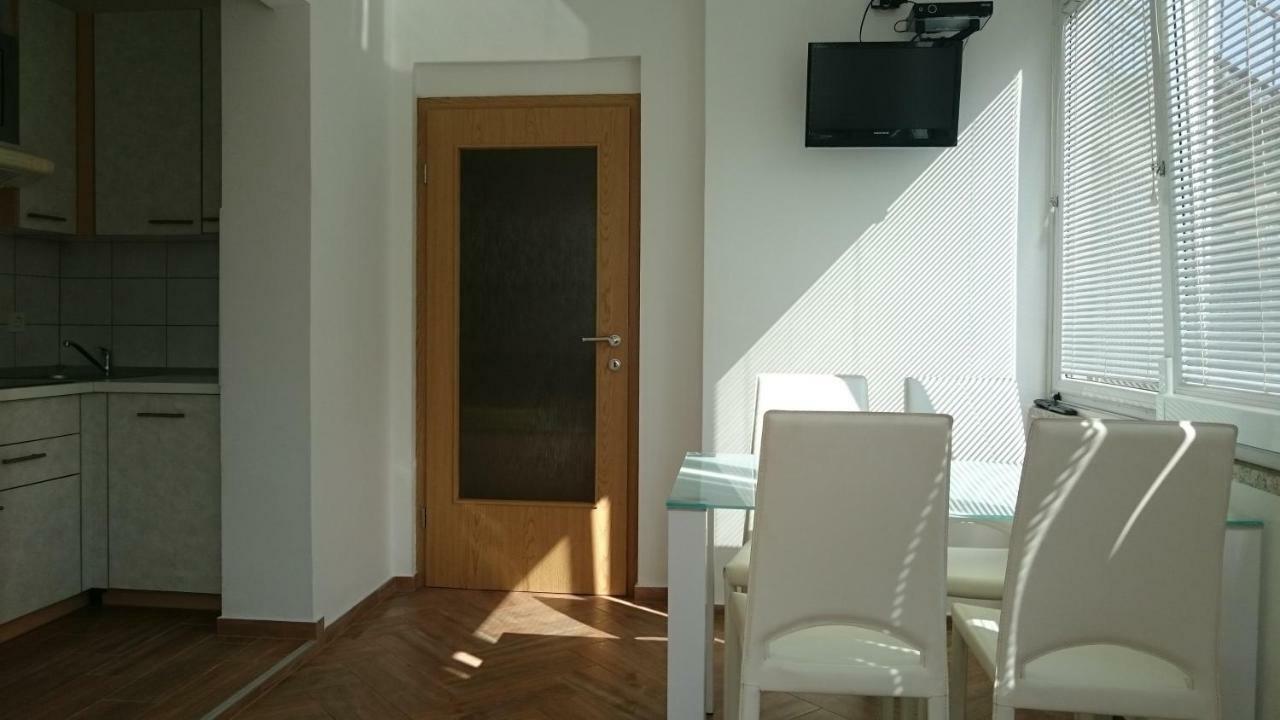 Apartments Vila Tisa Mali Lošinj Eksteriør bilde