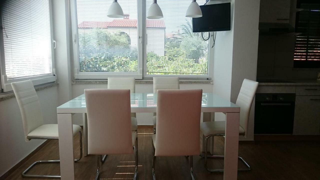 Apartments Vila Tisa Mali Lošinj Eksteriør bilde