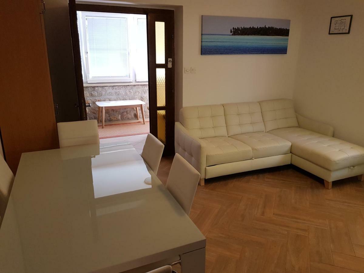 Apartments Vila Tisa Mali Lošinj Eksteriør bilde
