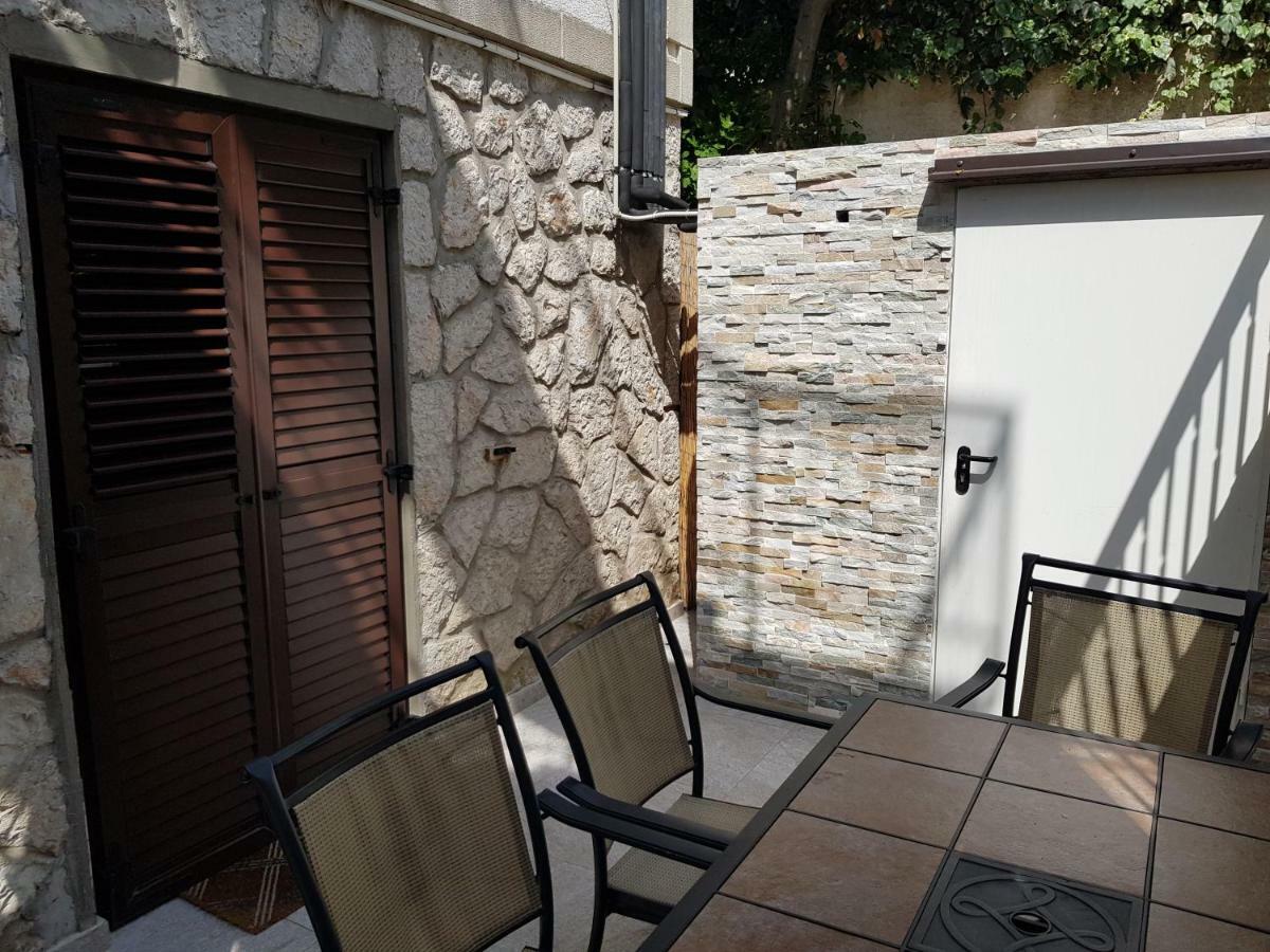 Apartments Vila Tisa Mali Lošinj Eksteriør bilde