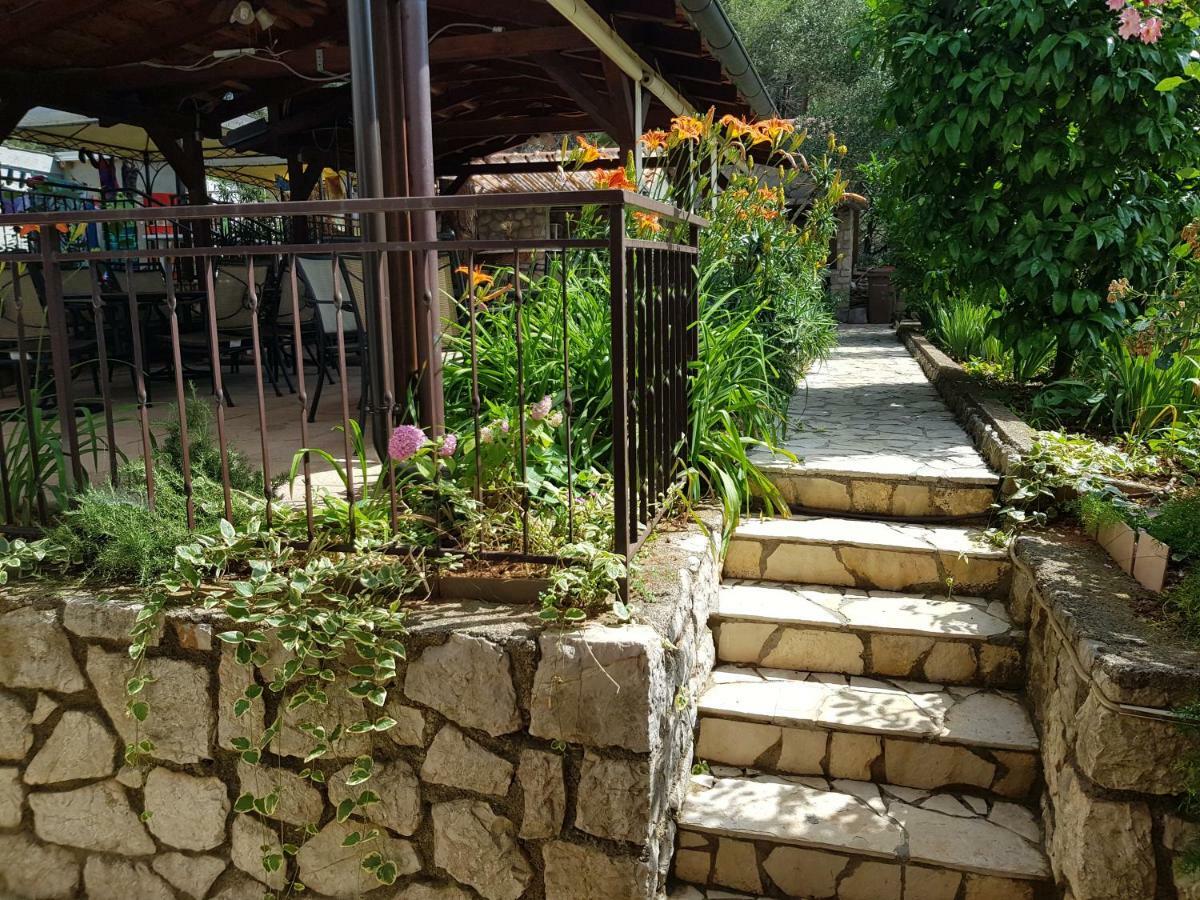 Apartments Vila Tisa Mali Lošinj Eksteriør bilde
