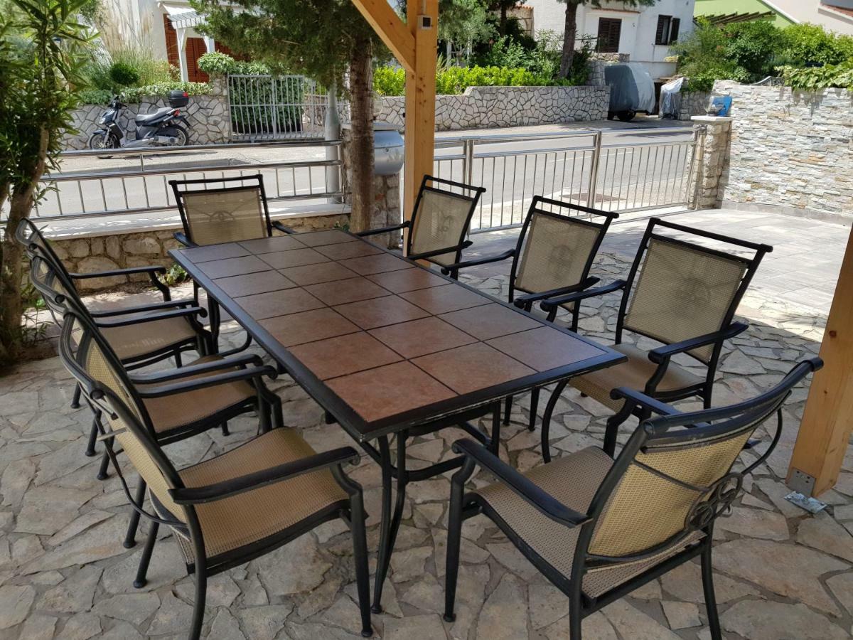 Apartments Vila Tisa Mali Lošinj Eksteriør bilde
